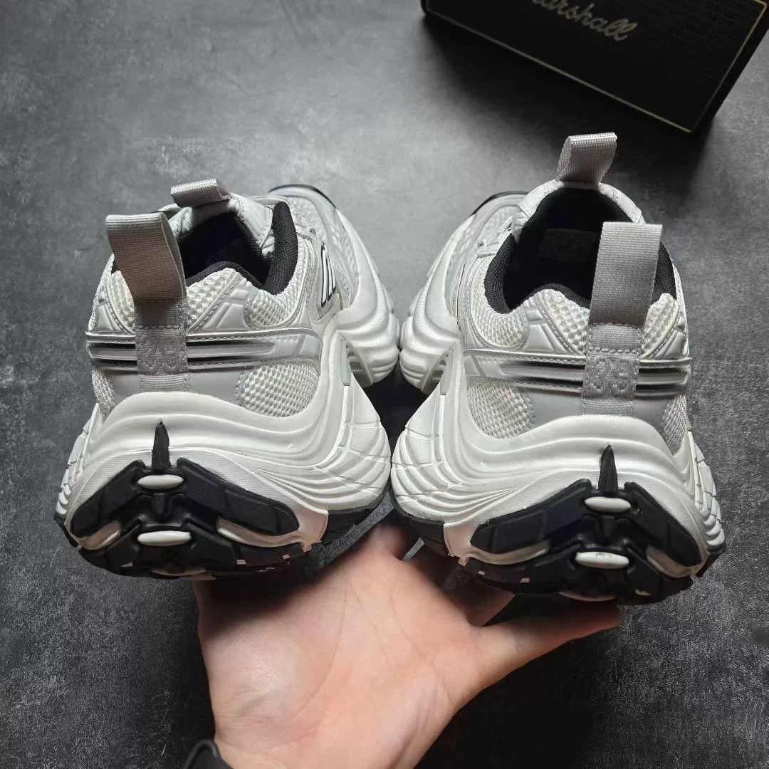 Balenciaga Balenciaga White Lowtop Sneakers XL Men Size US 10 / EU 43 - 6 Thumbnail