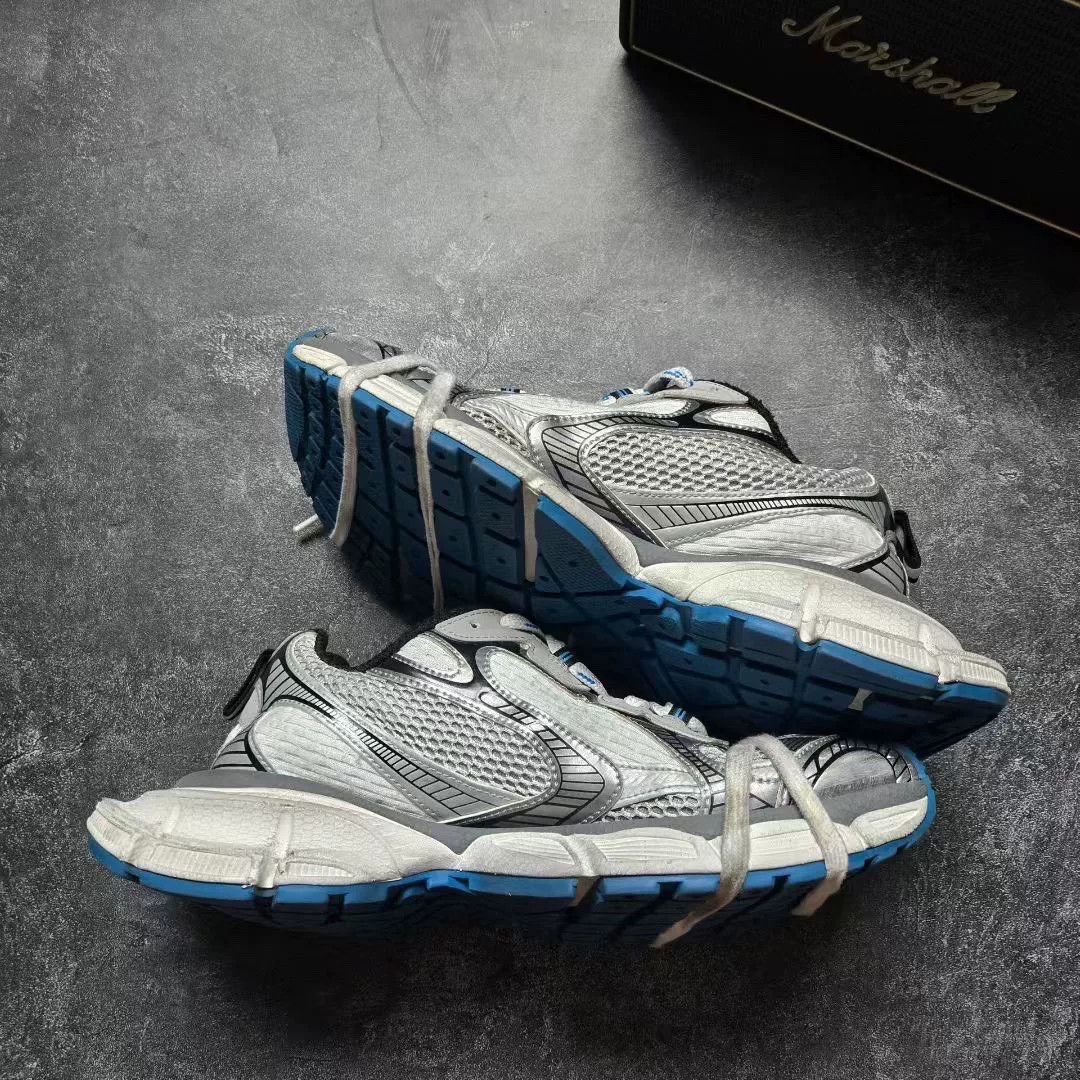 Balenciaga Balenciaga Distressed Blue Lowtop Sneakers XXXL Men Size US 10 / EU 43 - 2 Thumbnail