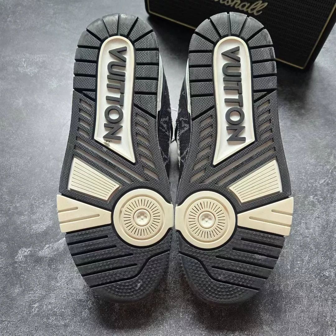 Louis Vuitton Louis Vuitton Training Black Lowtop Sneakers 37 Women Size US 6.5 / IT 36.5 - 7 Thumbnail