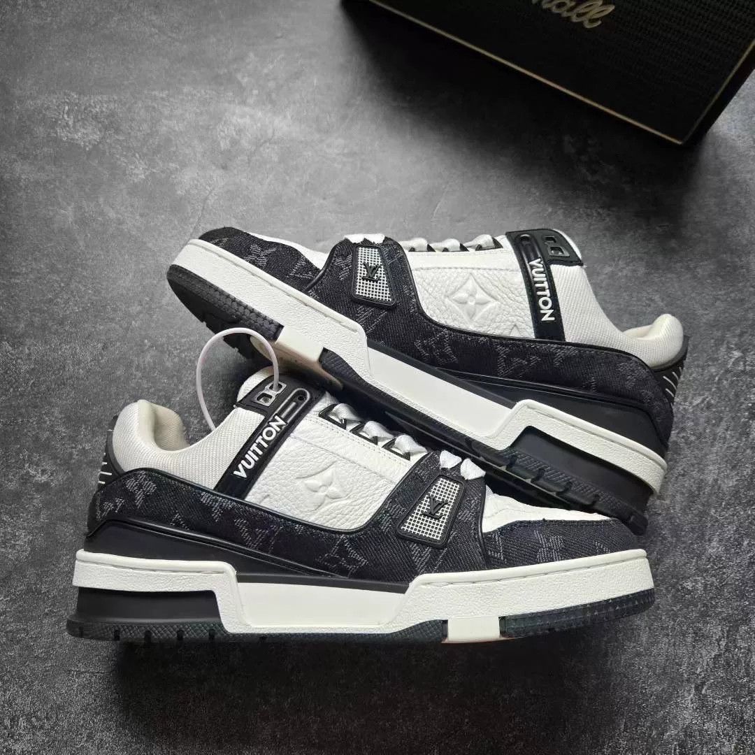 Louis Vuitton Louis Vuitton Training Black Lowtop Sneakers 37 Women Size US 6.5 / IT 36.5 - 2 Thumbnail