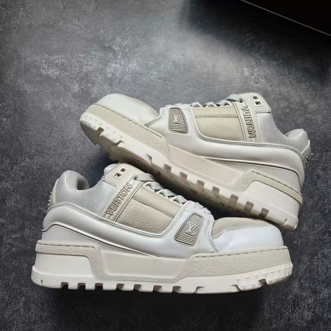 Louis Vuitton Louis Vuitton Training White Lowtop Sneakers 40 Men Size US 7.5 / EU 40-41 - 2 Thumbnail