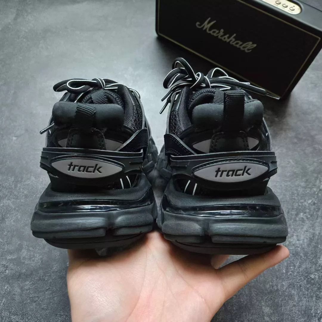 Balenciaga Balenciaga Black Lowtop Sneakers 37 Women Size US 6.5 / IT 36.5 - 6 Thumbnail