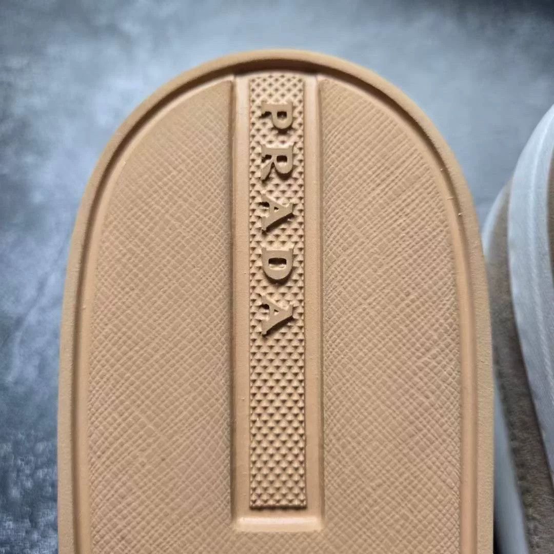 Prada Prada White Lowtop Sneakers 37 Women Size US 6.5 / IT 36.5 - 8 Thumbnail