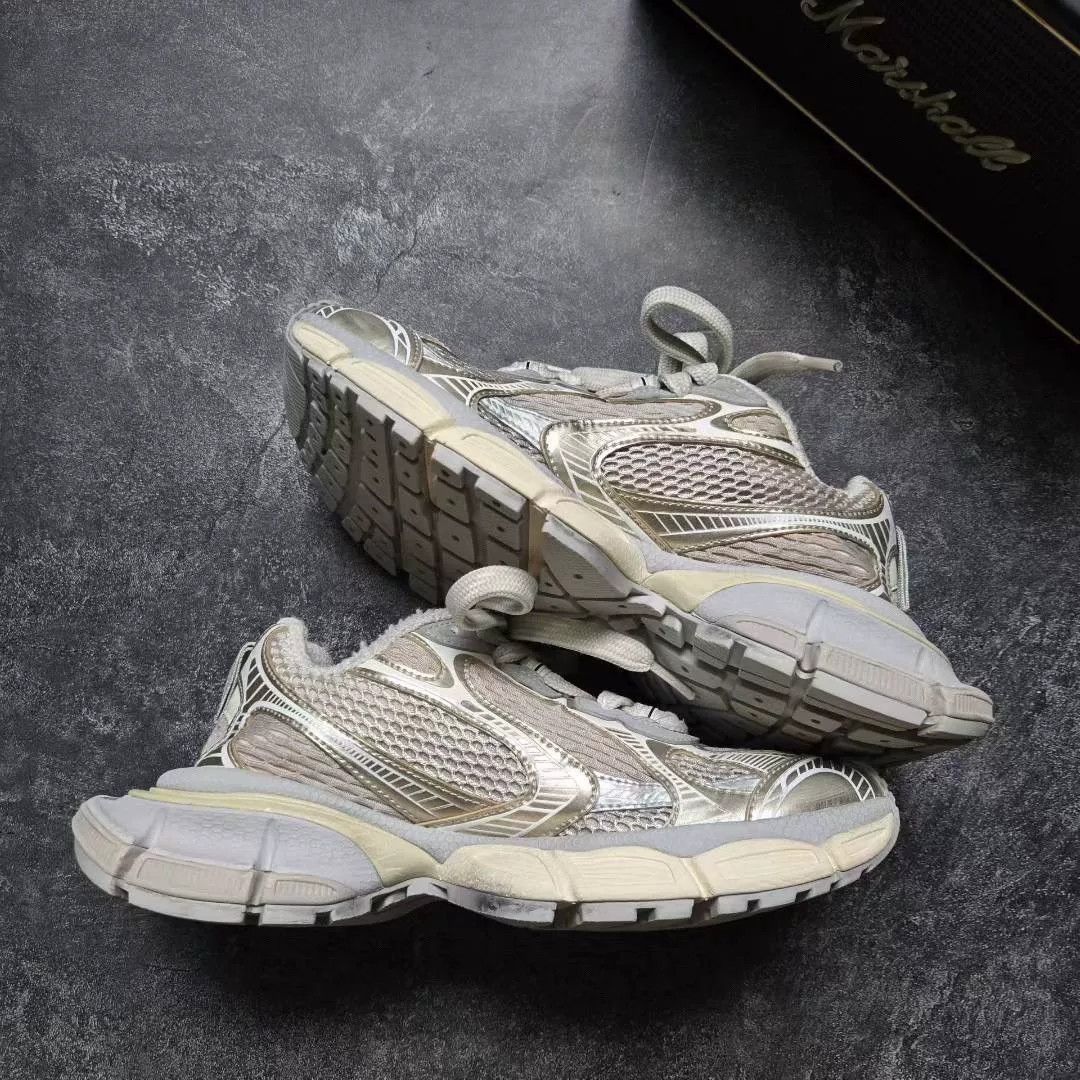 Balenciaga Balenciaga Beige Lowtop Sneakers XXXL Women Size US 8 / IT 38 - 2 Thumbnail