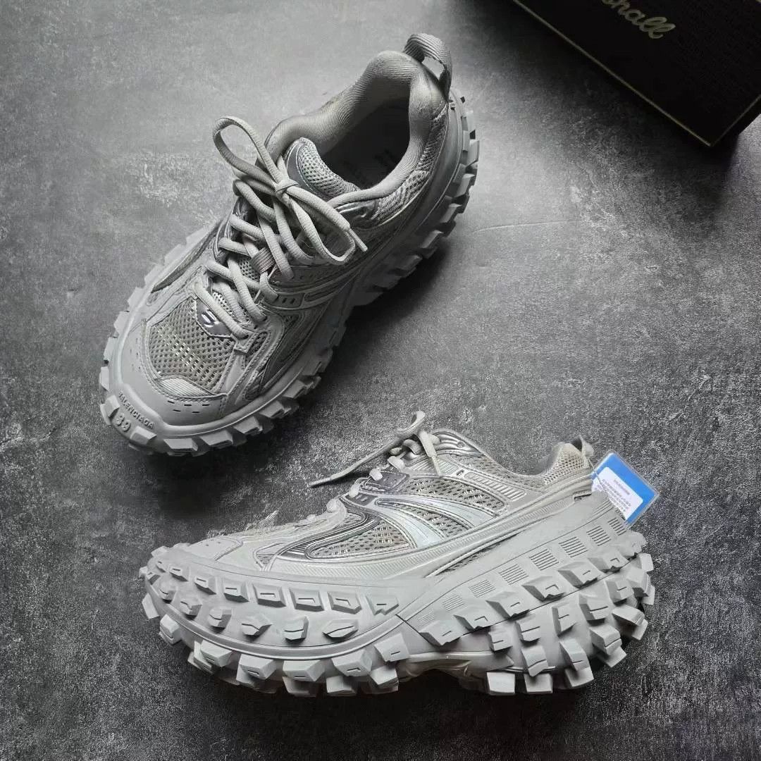 Balenciaga Balenciaga Gray Lowtop Sneakers 39 Women Size US 8.5 / IT 38.5 - 4 Thumbnail