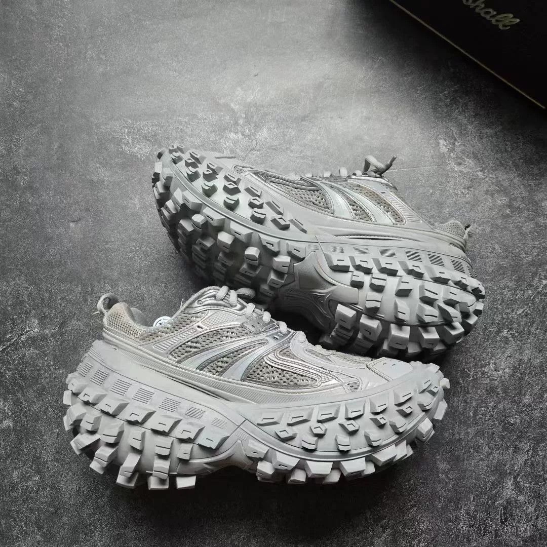 Balenciaga Balenciaga Gray Lowtop Sneakers 39 Women Size US 8.5 / IT 38.5 - 2 Thumbnail
