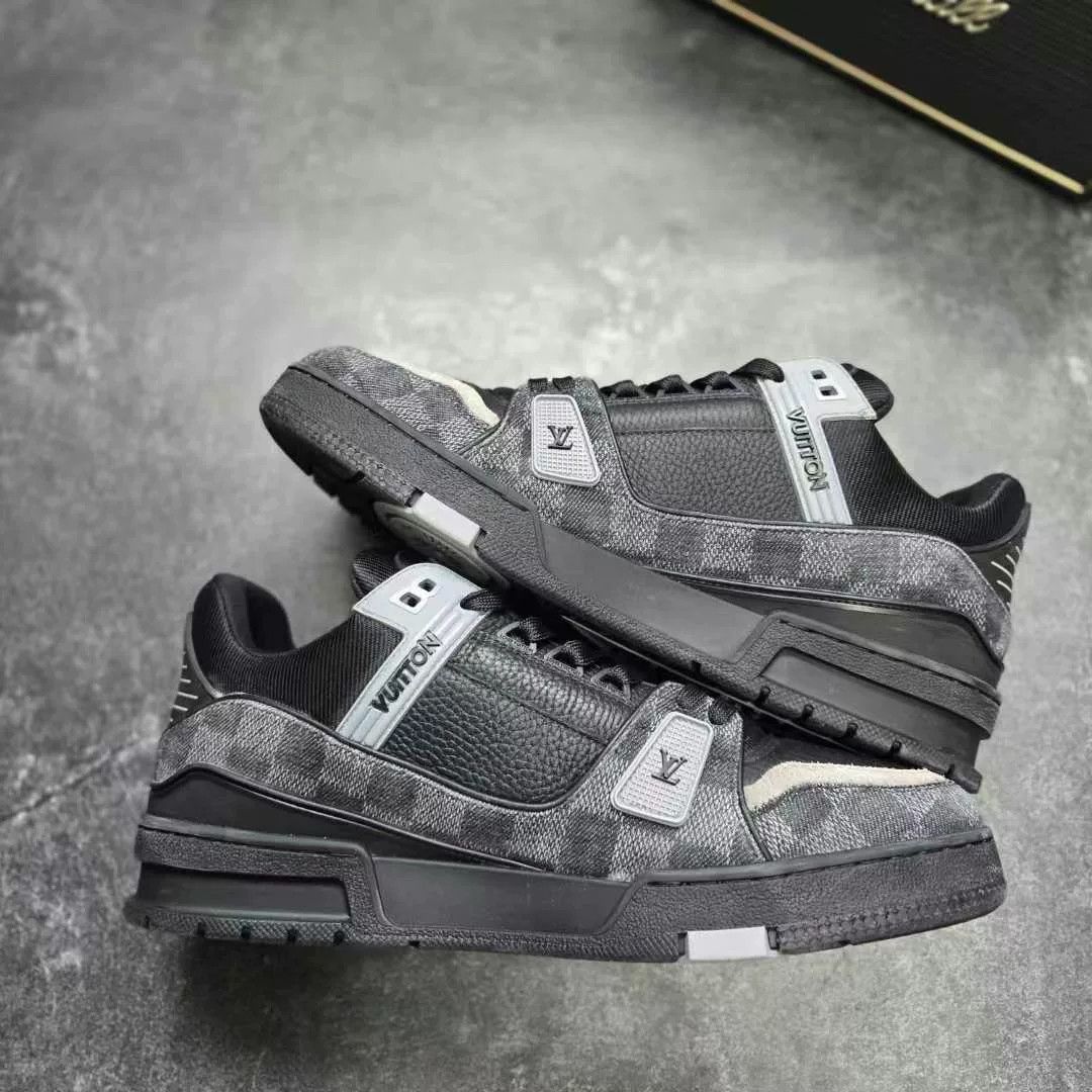 Louis Vuitton Louis Vuitton Training Gray Lowtop Sneakers 42 Men Size US 9 / EU 42 - 2 Thumbnail