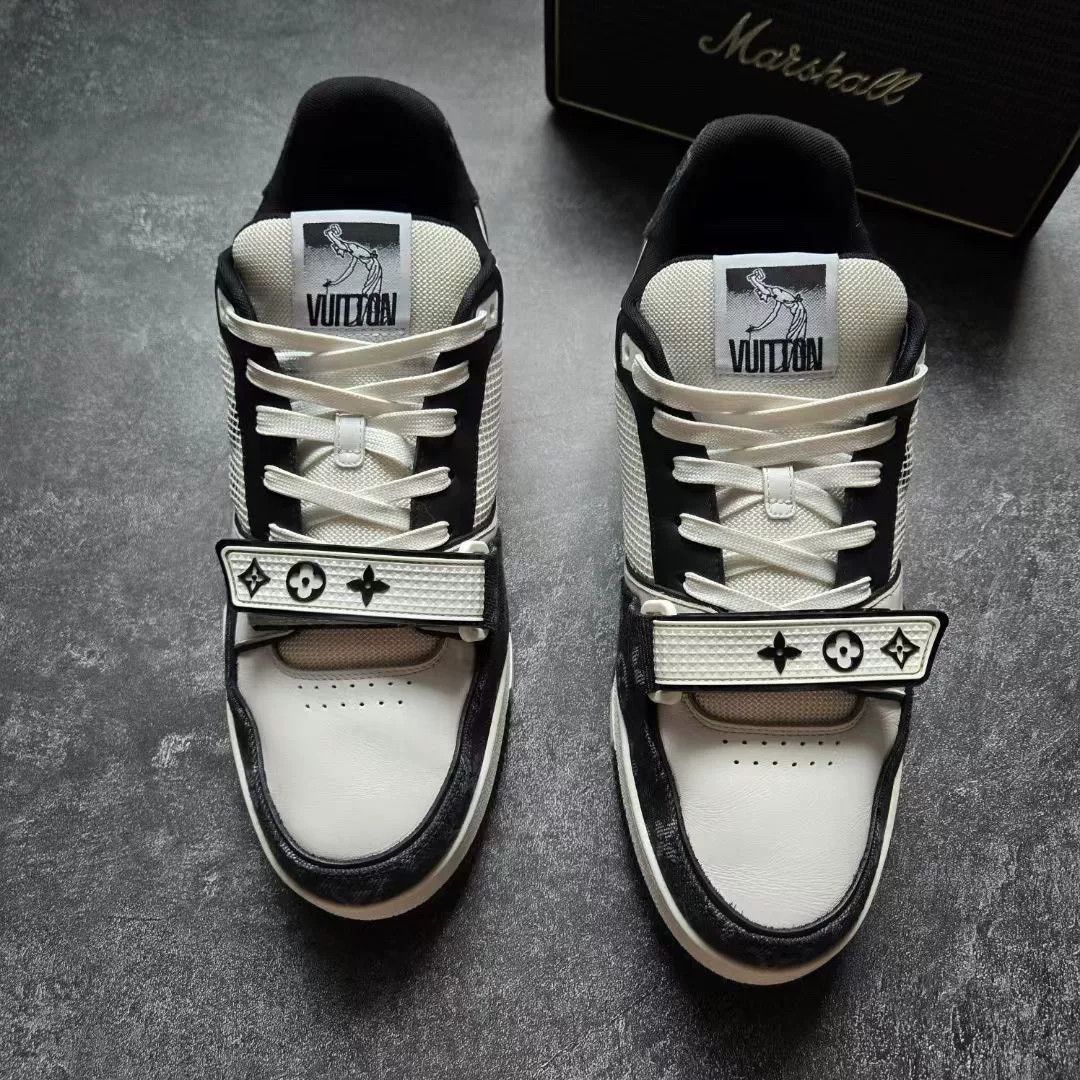 Louis Vuitton Louis Vuitton Training Black Lowtop Sneakers 9 Men Size US 9 / EU 42 - 3 Thumbnail