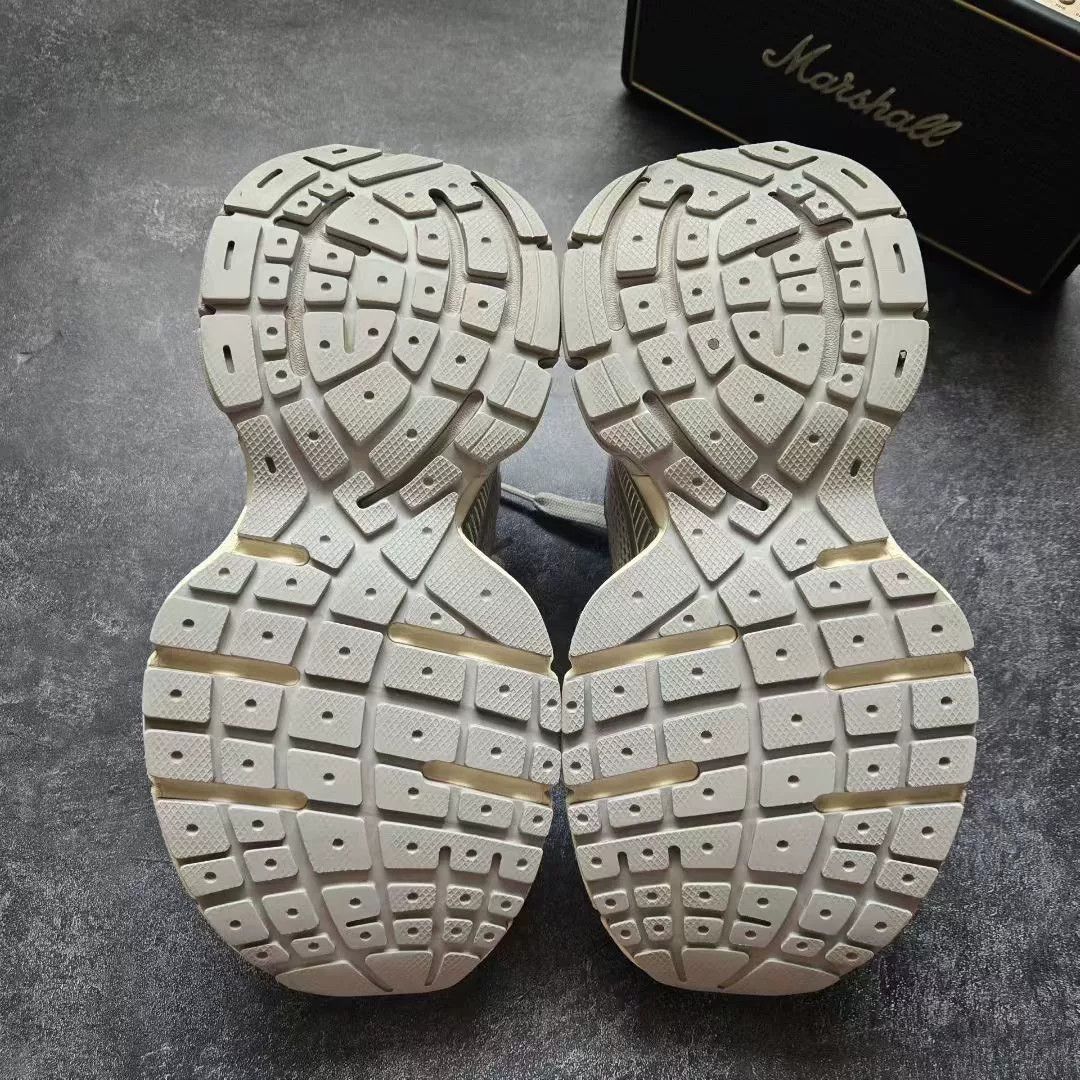 Balenciaga Balenciaga Beige Lowtop Sneakers XXXL Men Size US 10 / EU 43 - 7 Thumbnail