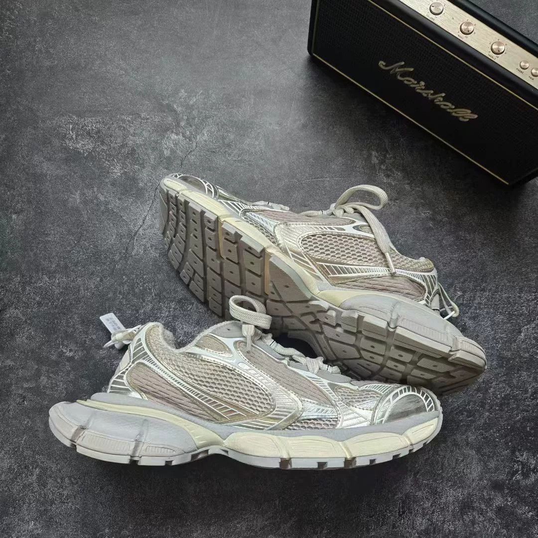 Balenciaga Balenciaga Beige Lowtop Sneakers XXXL Men Size US 10 / EU 43 - 2 Thumbnail