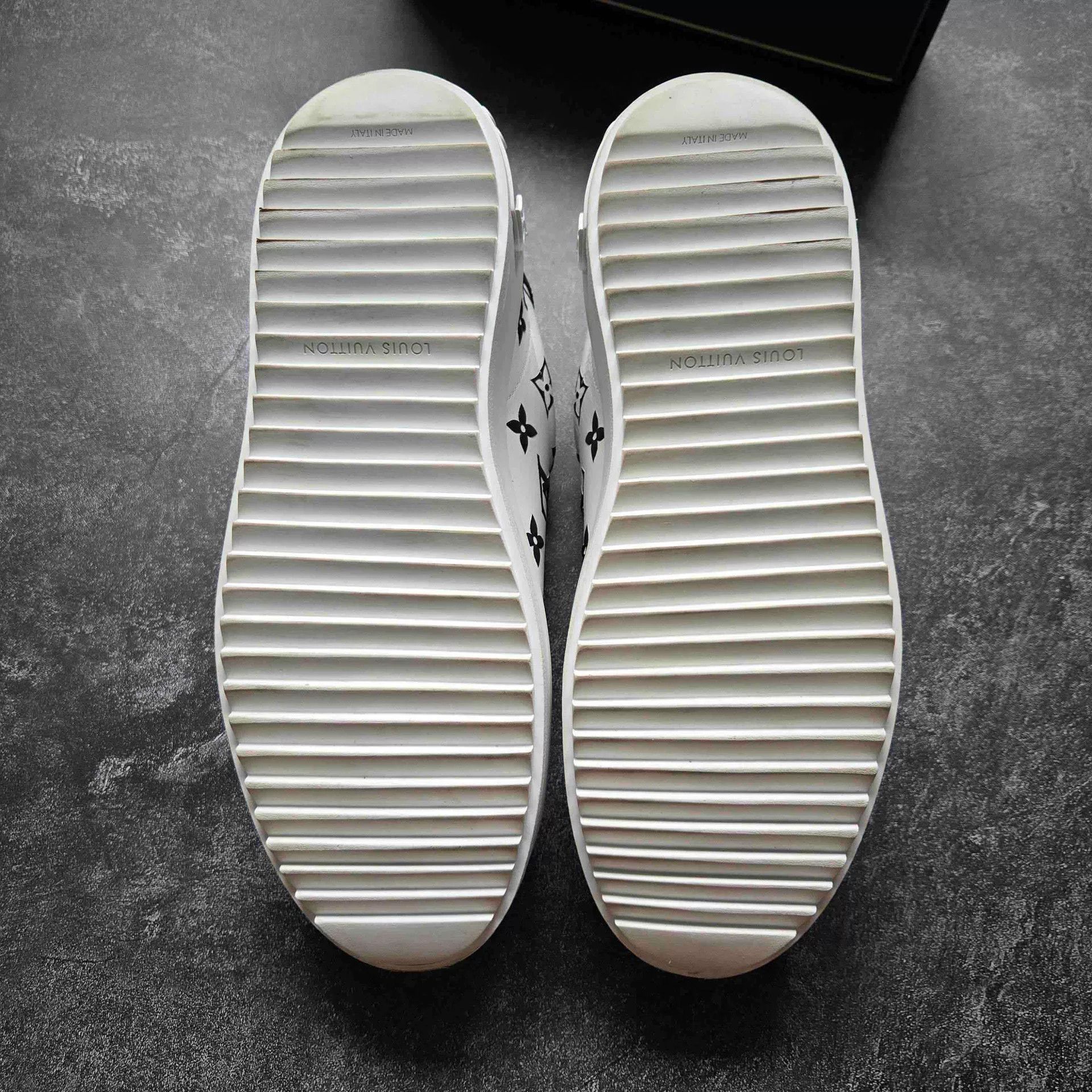 Louis Vuitton Louis Vuitton Black Lowtop Sneakers 39 Men Size US 6.5 / EU 39-40 - 4 Thumbnail