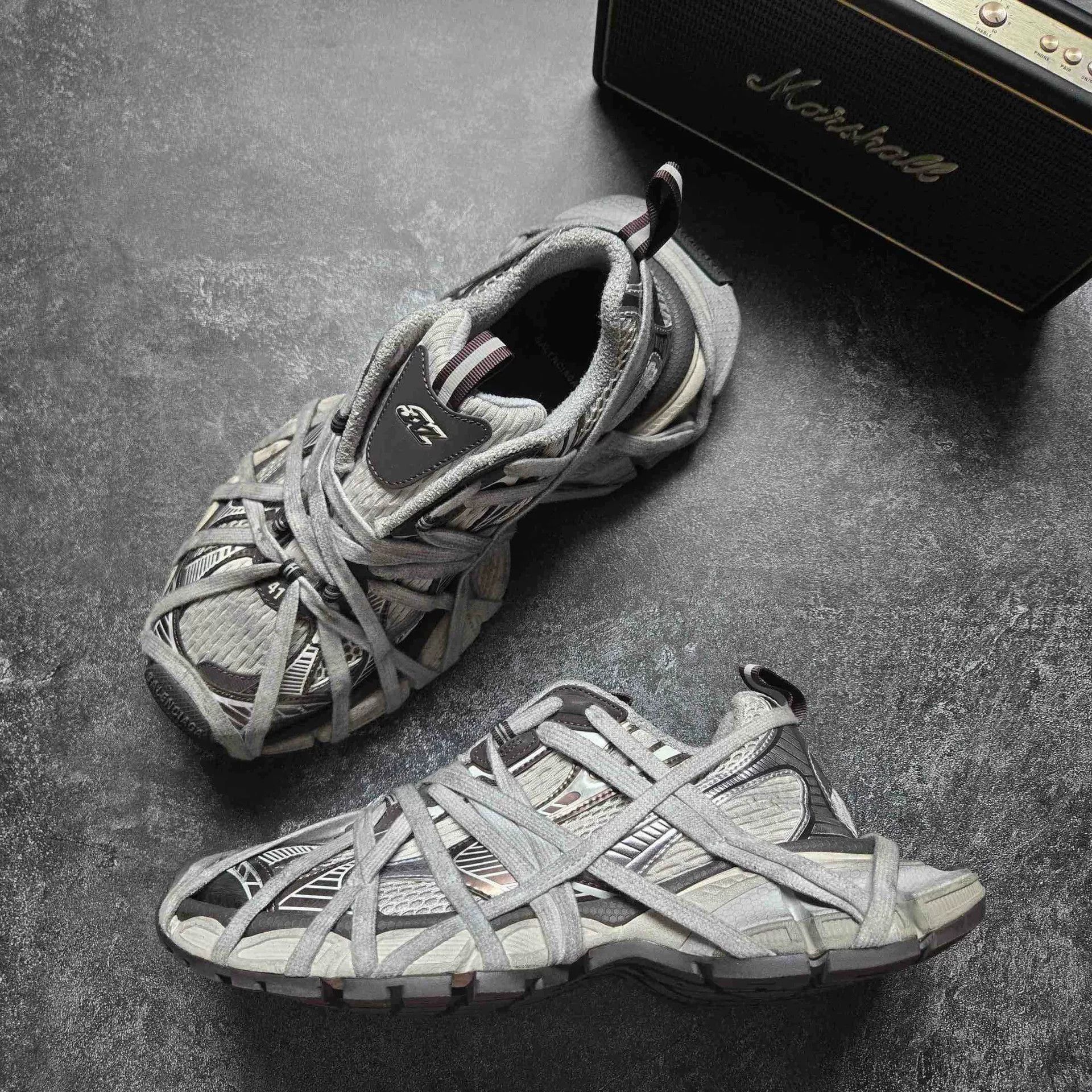Balenciaga Balenciaga Gray Lowtop Sneakers XXXL Men Size US 10 / EU 43 - 4 Thumbnail