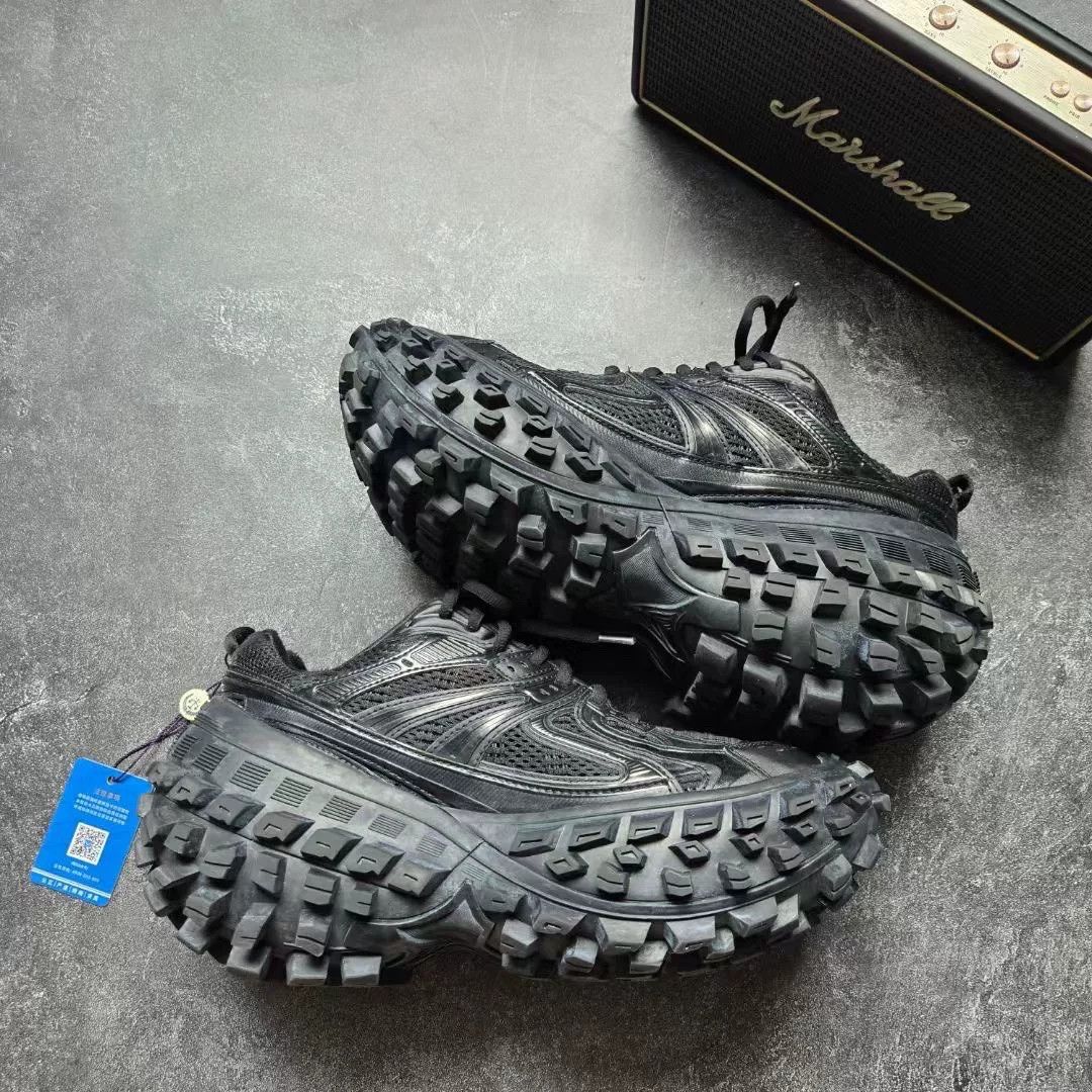 Balenciaga Balenciaga Black Lowtop Sneakers 39 Men Size US 6.5 / EU 39-40 - 2 Thumbnail