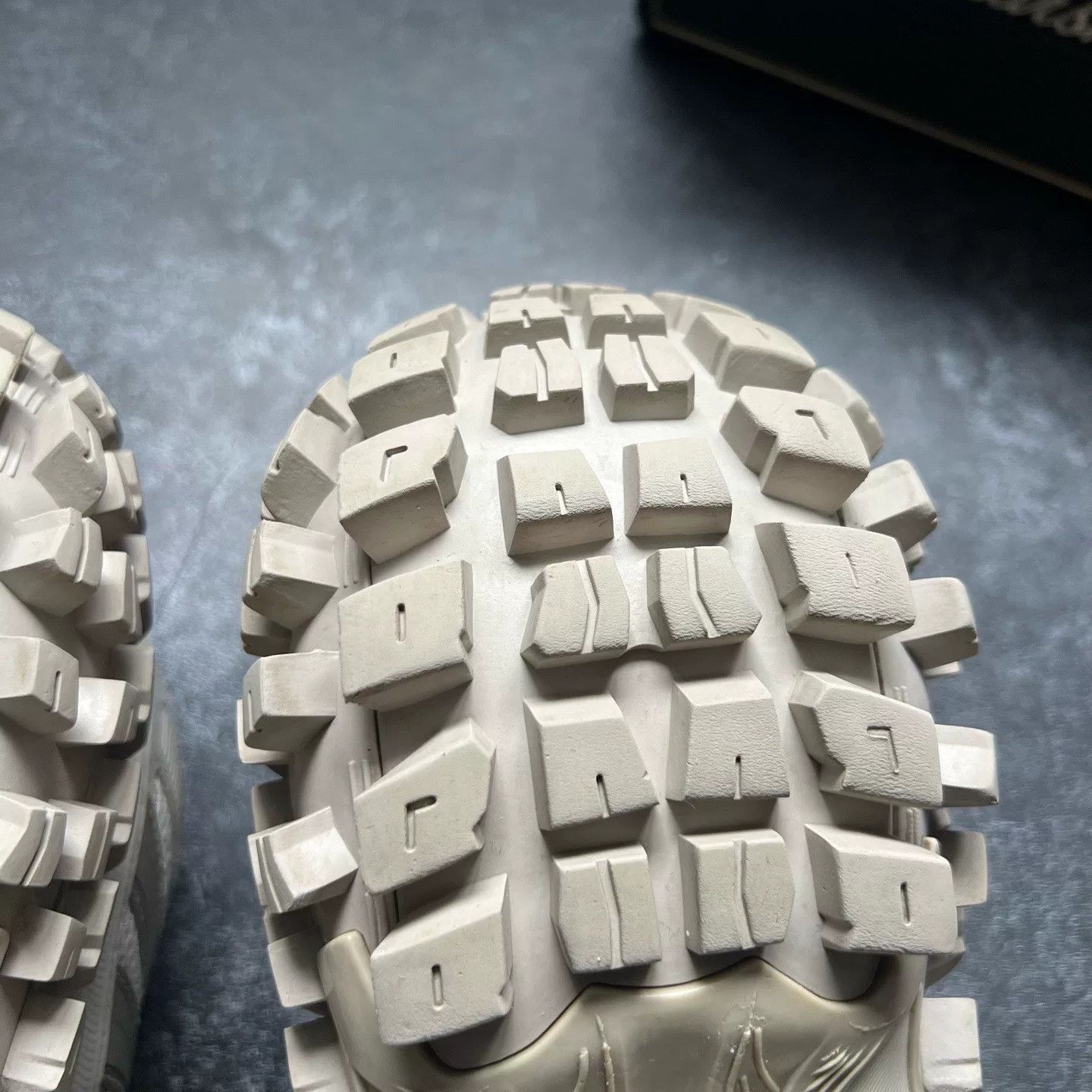 Balenciaga Balenciaga Gray Lowtop Sneakers 41 Men Size US 8.5 / EU 41-42 - 8 Thumbnail