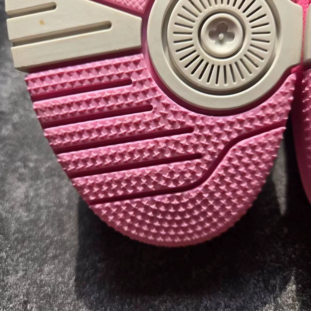 Louis Vuitton Louis Vuitton Training Pink Lowtop Sneakers 25 Women Size US 8 / IT 38 - 8 Thumbnail