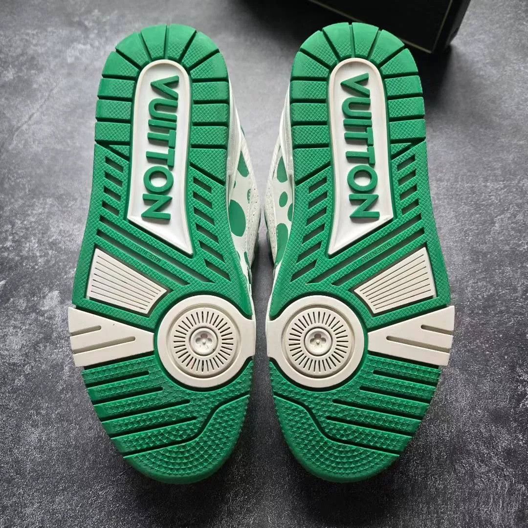 Louis Vuitton Louis Vuitton Training Green Lowtop Sneakers 37 Women Size US 6.5 / IT 36.5 - 7 Thumbnail