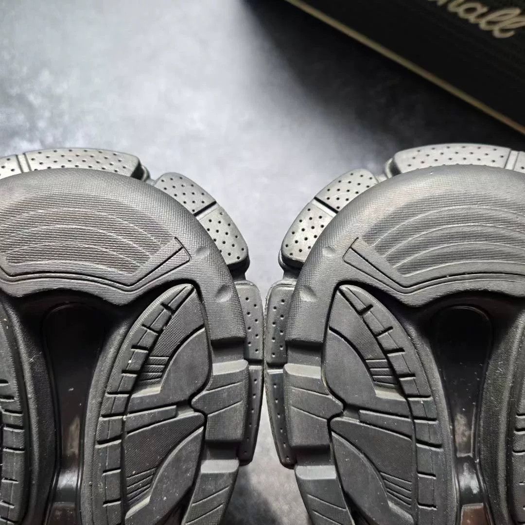 Balenciaga Balenciaga Black Lowtop Sneakers 37 Women Size US 6.5 / IT 36.5 - 8 Thumbnail