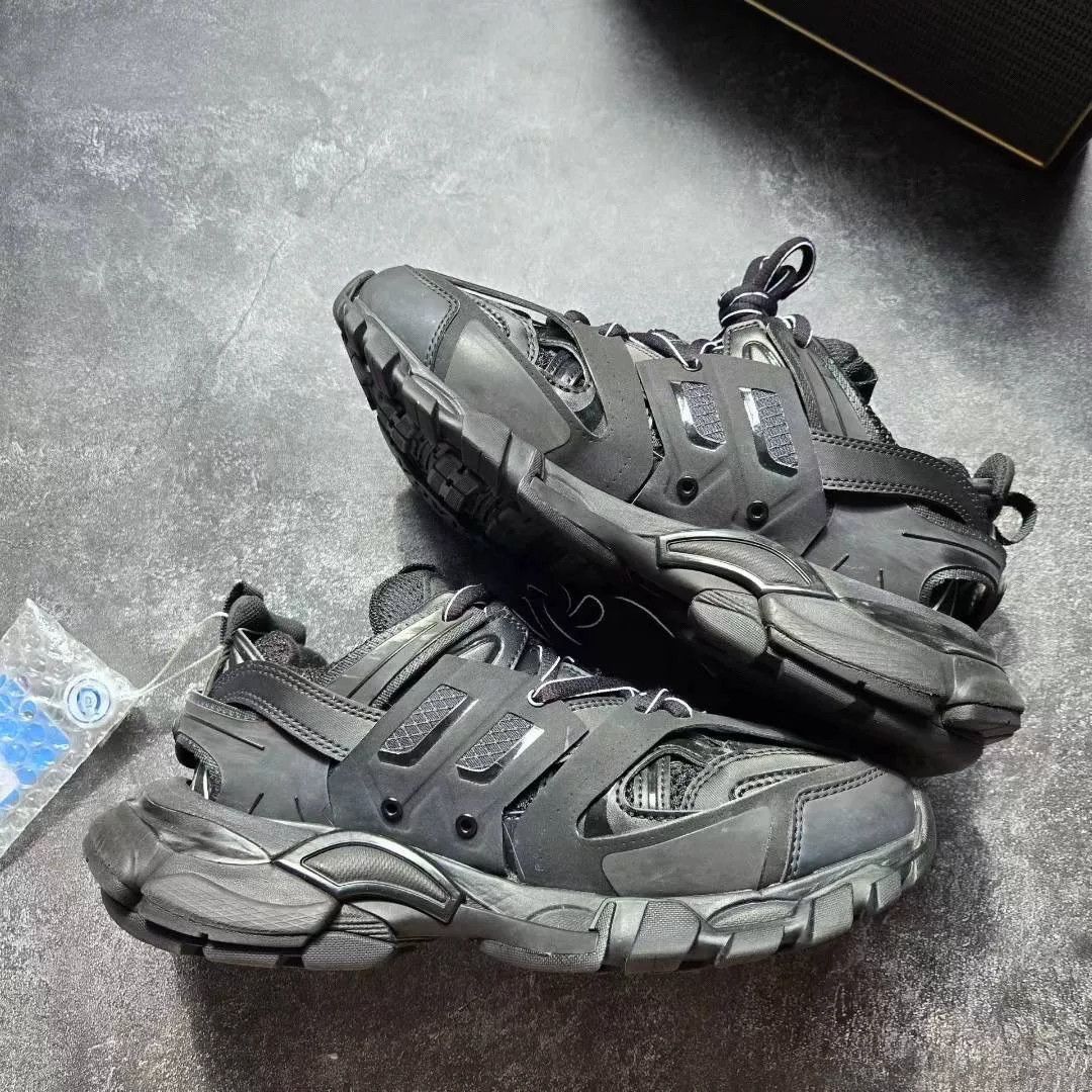 Balenciaga Balenciaga Black Lowtop Sneakers 37 Women Size US 6.5 / IT 36.5 - 2 Thumbnail