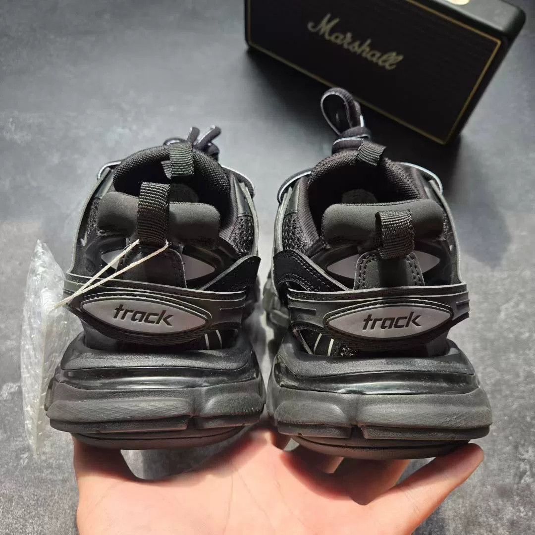 Balenciaga Balenciaga Black Lowtop Sneakers 37 Women Size US 6.5 / IT 36.5 - 6 Thumbnail