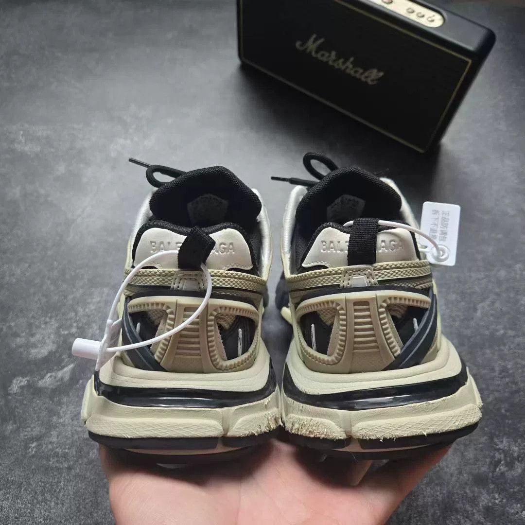 Balenciaga Balenciaga Black Lowtop Sneakers 37 Women Size US 6.5 / IT 36.5 - 6 Thumbnail