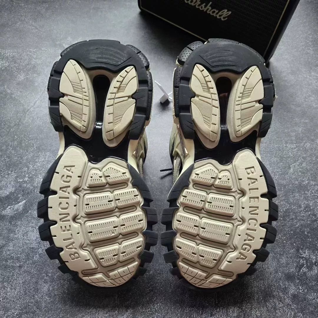 Balenciaga Balenciaga Black Lowtop Sneakers 37 Women Size US 6.5 / IT 36.5 - 7 Thumbnail