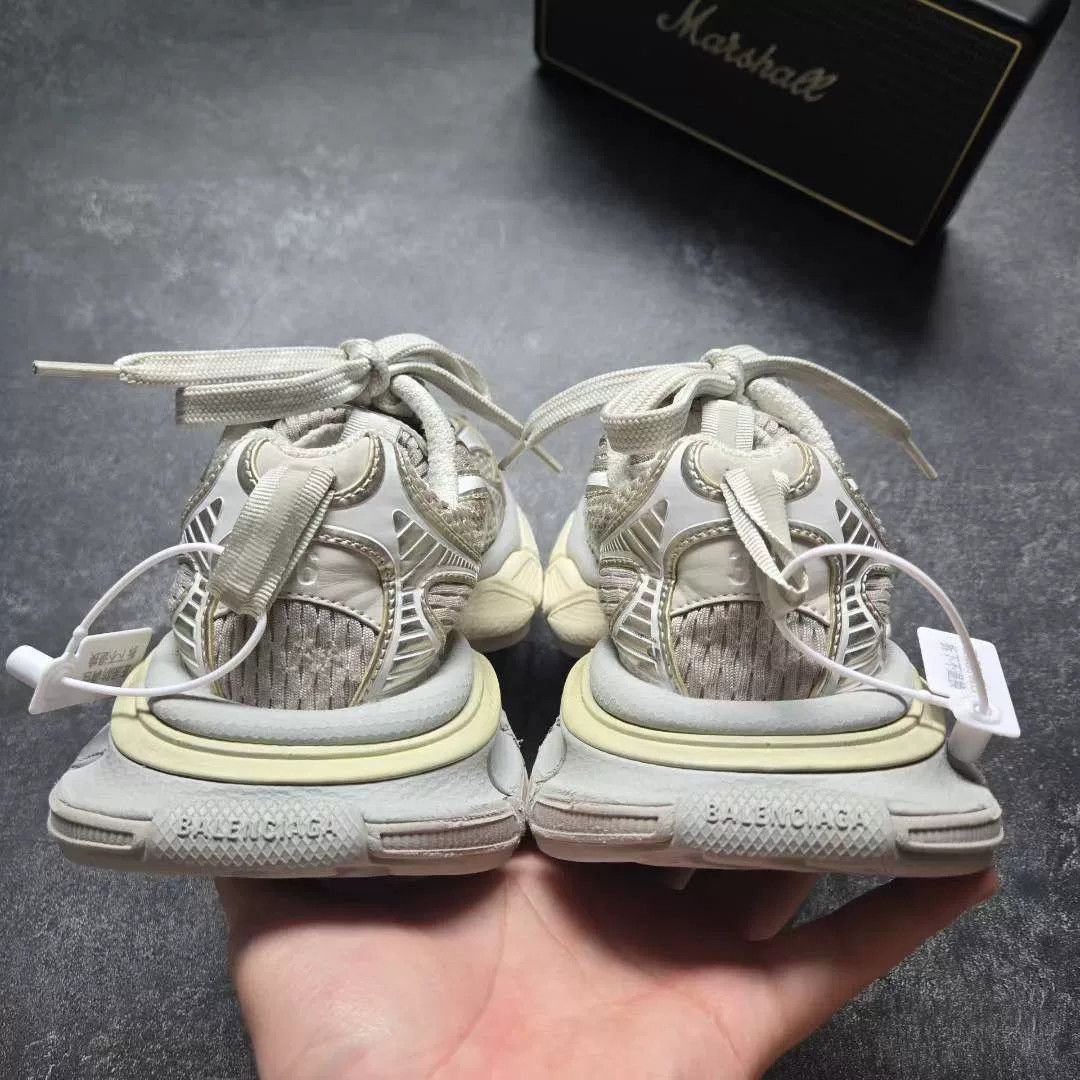 Balenciaga Balenciaga Beige Lowtop Sneakers XXXL Women Size US 8 / IT 38 - 6 Thumbnail