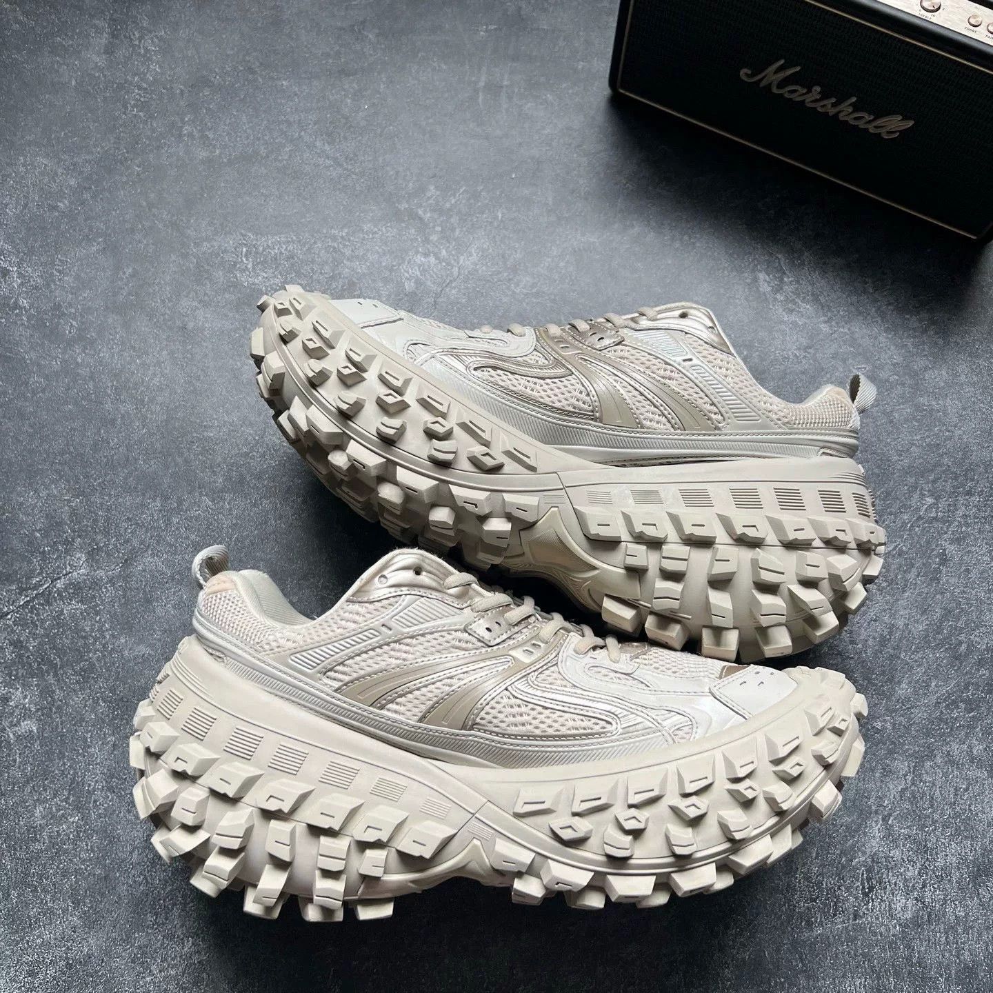 Balenciaga Balenciaga Gray Lowtop Sneakers 44 Men Size US 10.5 / EU 43-44 - 2 Thumbnail