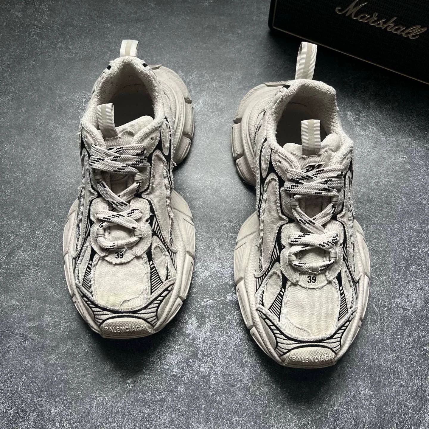 Balenciaga Balenciaga Distressed Black Lowtop Sneakers XXXL Men Size US 10 / EU 43 - 3 Thumbnail