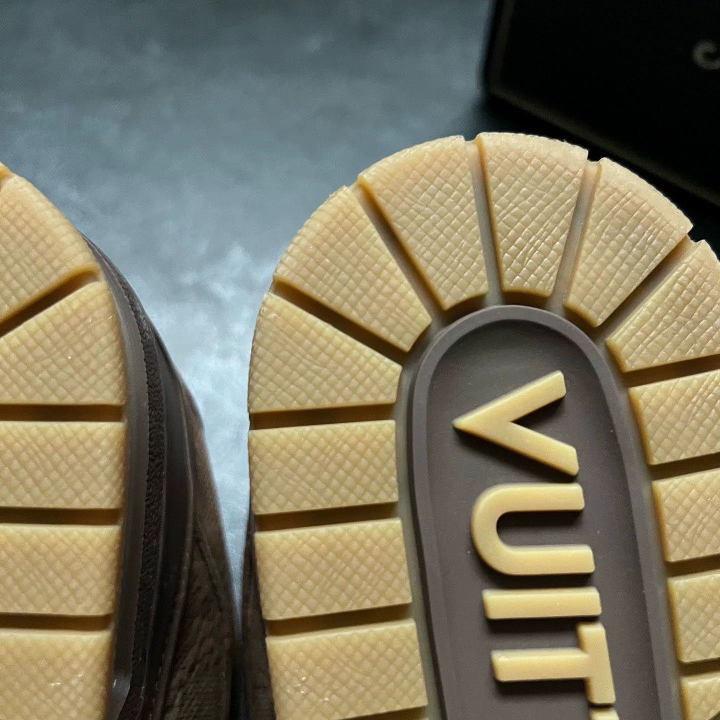 Louis Vuitton Louis Vuitton Training Brown Lowtop Sneakers 42 Men Size US 9 / EU 42 - 8 Thumbnail