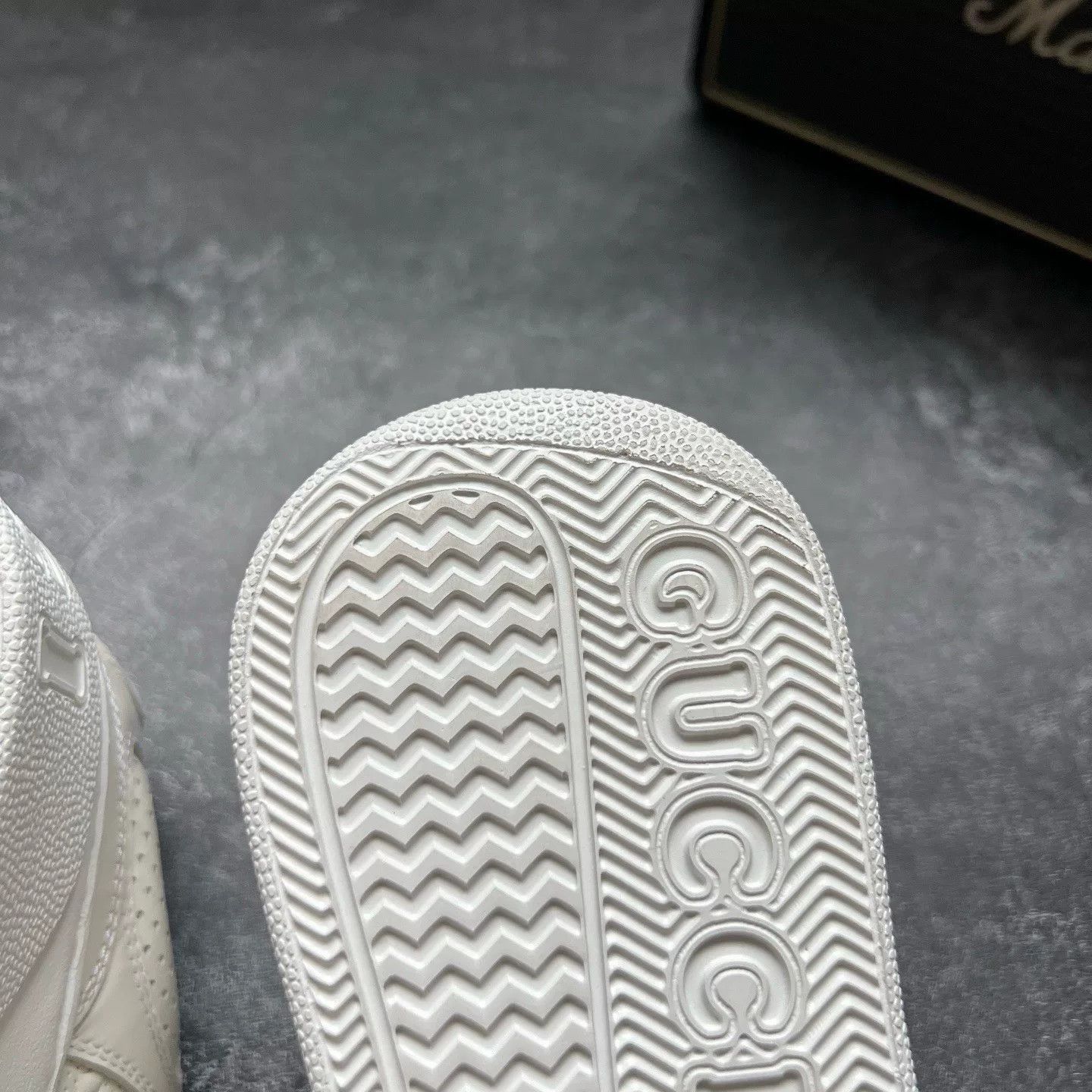 Gucci Gucci White Lowtop Sneakers 36 Women Size US 6 / IT 36 - 8 Thumbnail
