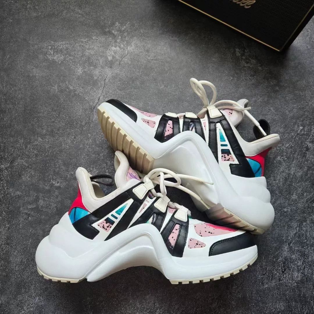 Louis Vuitton Louis Vuitton Lowtop Sneakers 37 Women Size US 6.5 / IT 36.5 - 2 Thumbnail