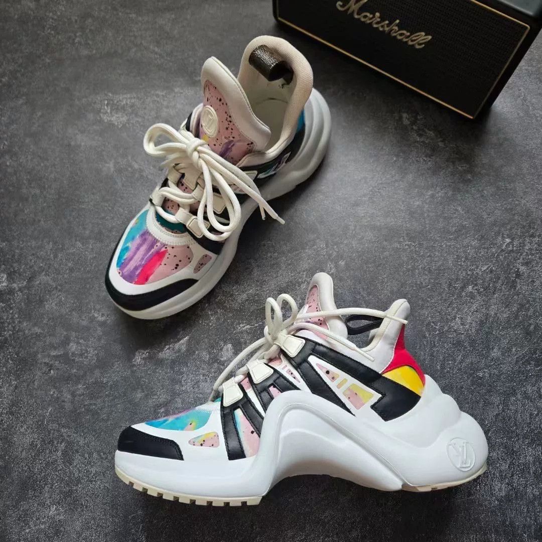 Louis Vuitton Louis Vuitton Lowtop Sneakers 37 Women Size US 6.5 / IT 36.5 - 4 Thumbnail