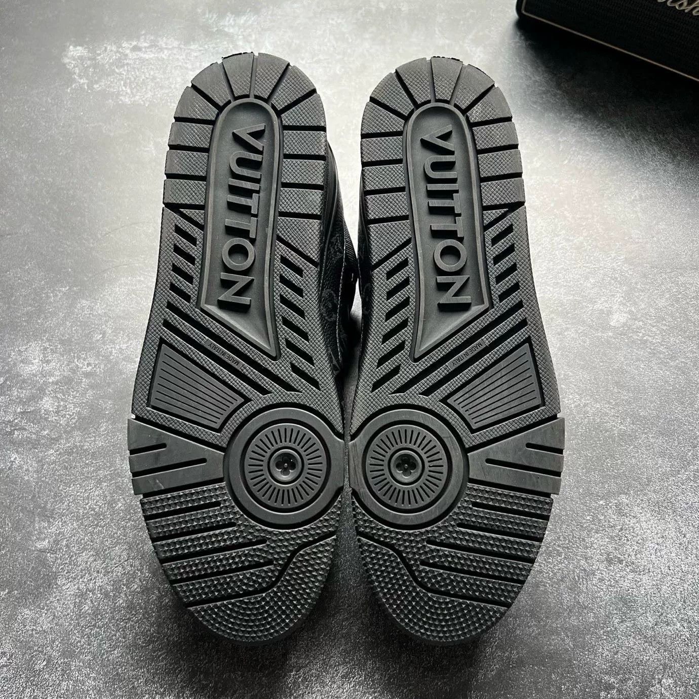 Louis Vuitton Louis Vuitton Training Black Lowtop Sneakers 25 Men Size US 10 / EU 43 - 7 Thumbnail