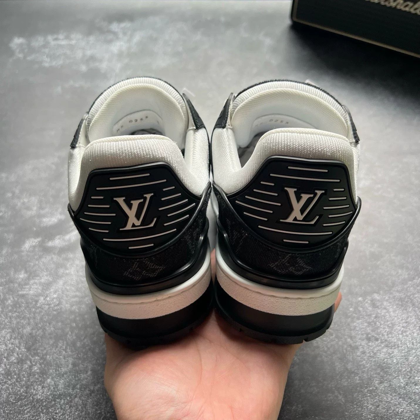 Louis Vuitton Louis Vuitton Training Black Lowtop Sneakers 39 Men Size US 6.5 / EU 39-40 - 6 Thumbnail
