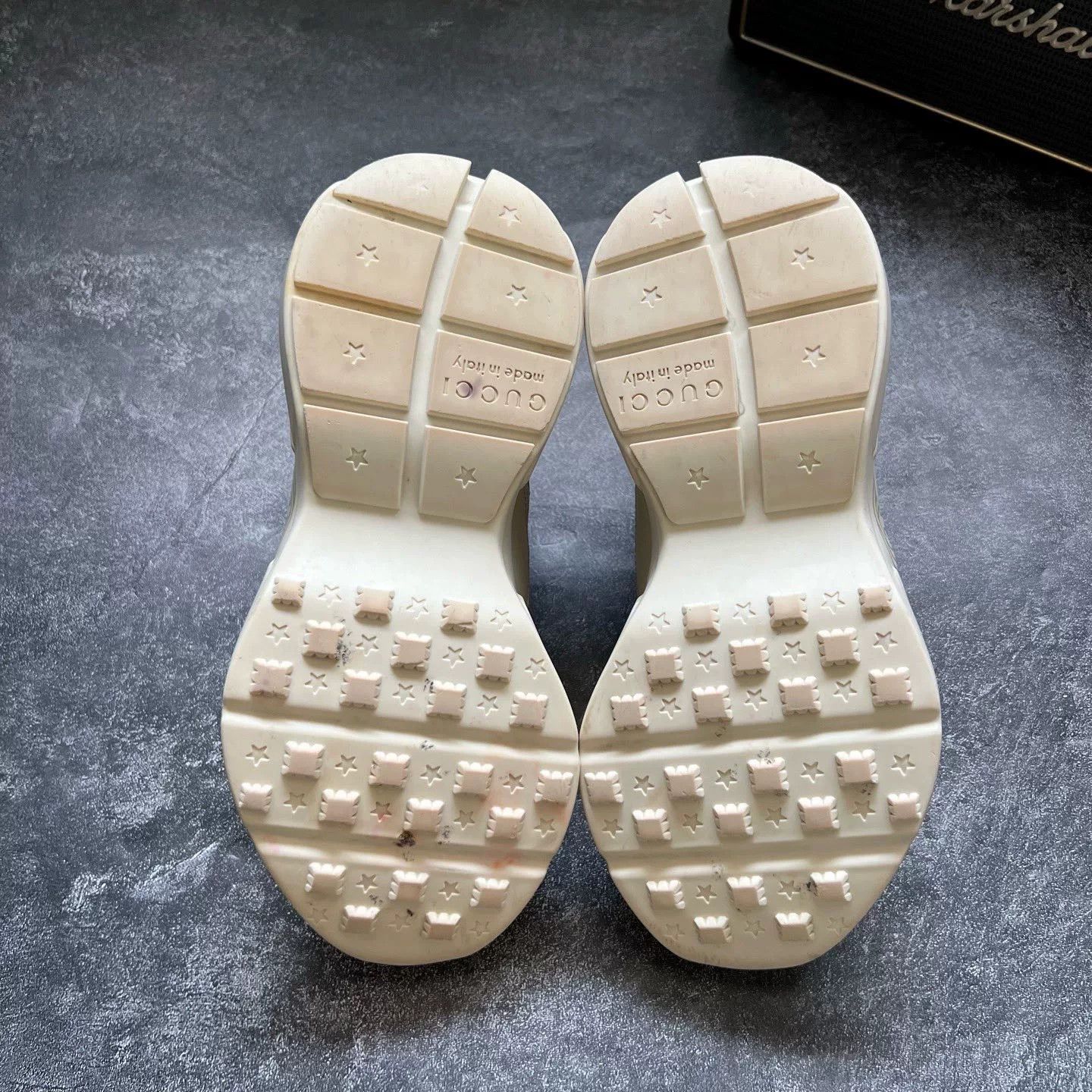 Gucci Gucci Lowtop Sneakers 35 Women Size US 5 / IT 35 - 6 Thumbnail