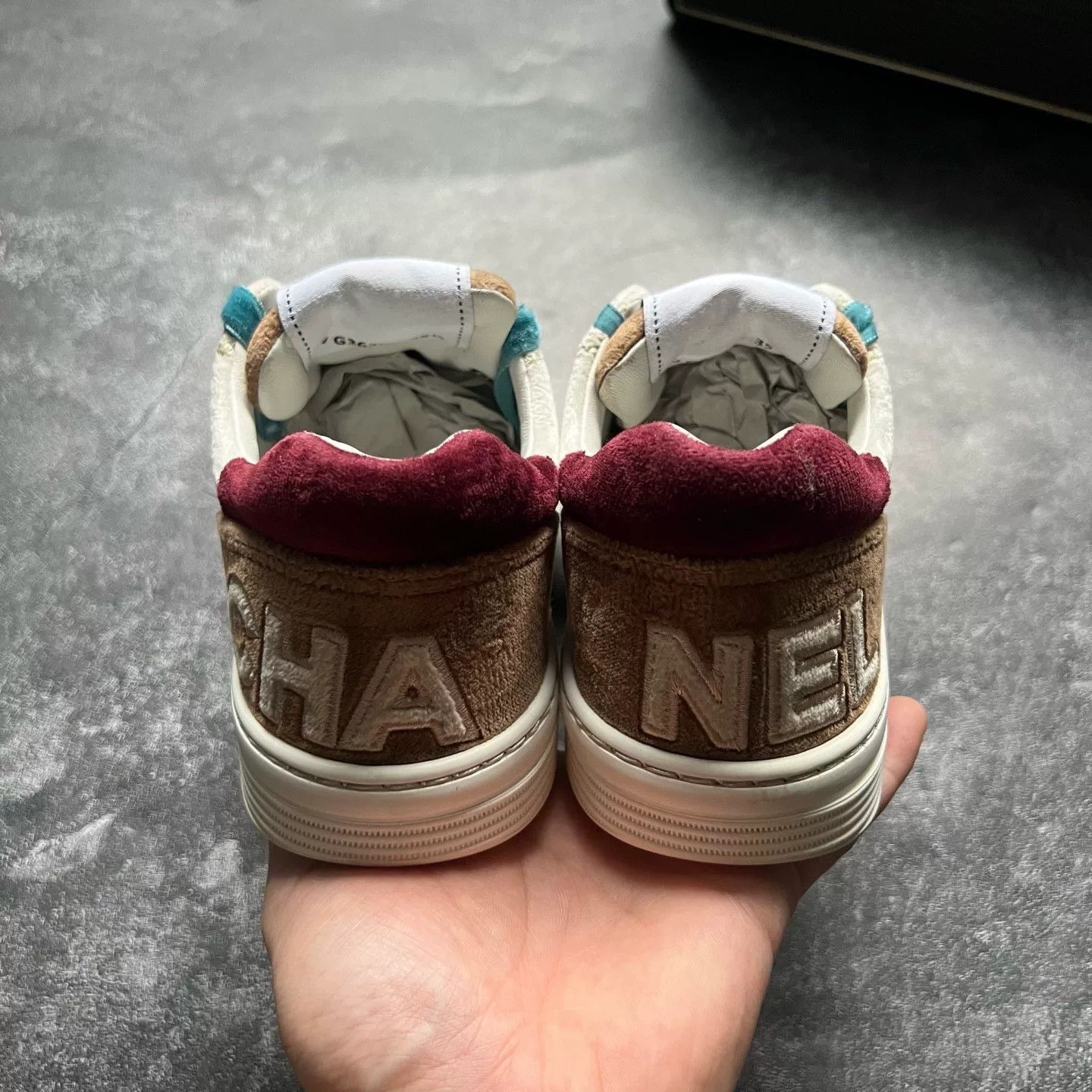 Chanel Chanel Velvet Lowtop Sneakers 35 Women Size US 5 / IT 35 - 6 Thumbnail