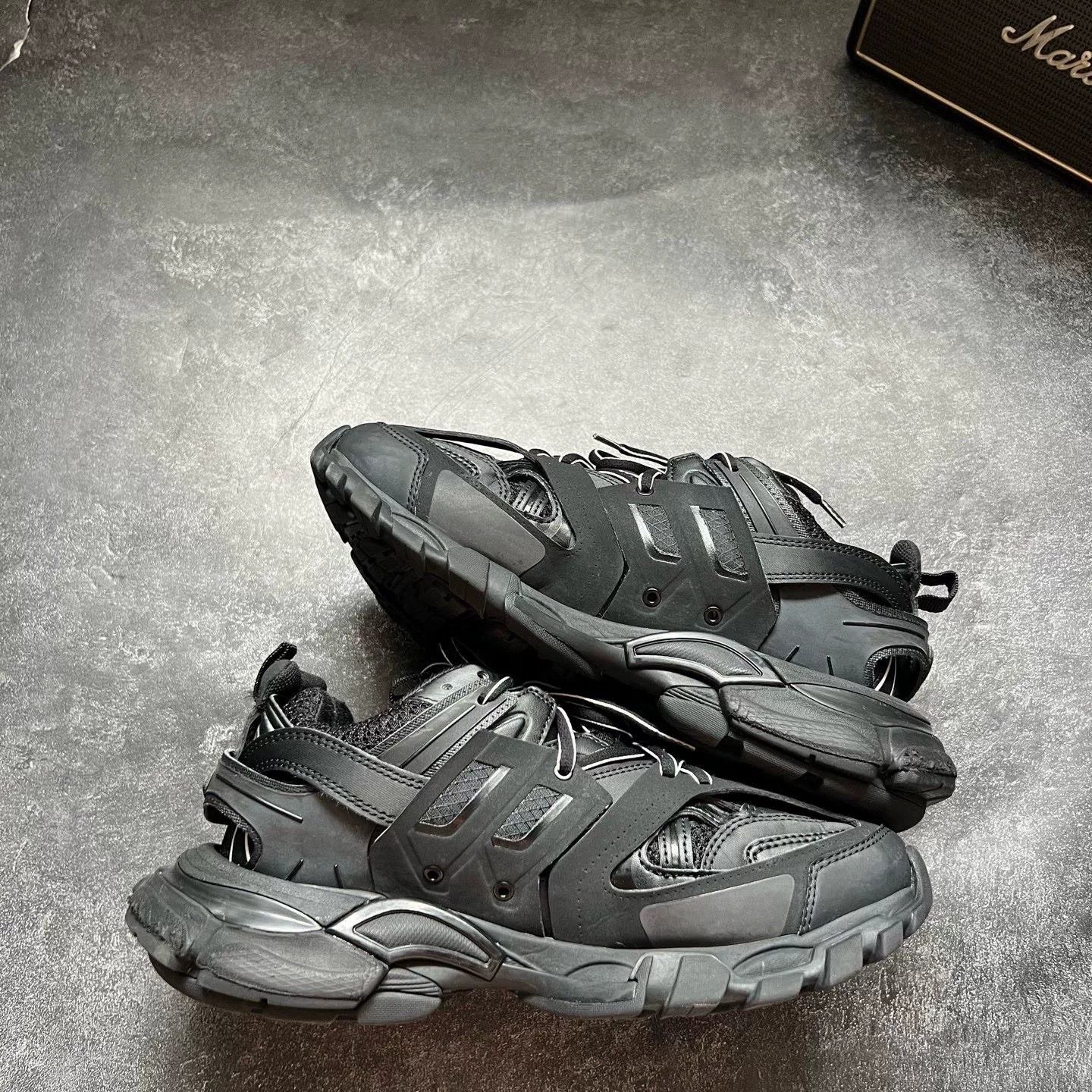 Balenciaga Balenciaga Black Lowtop Sneakers 38 Women Size US 7.5 / IT 37.5 - 2 Thumbnail