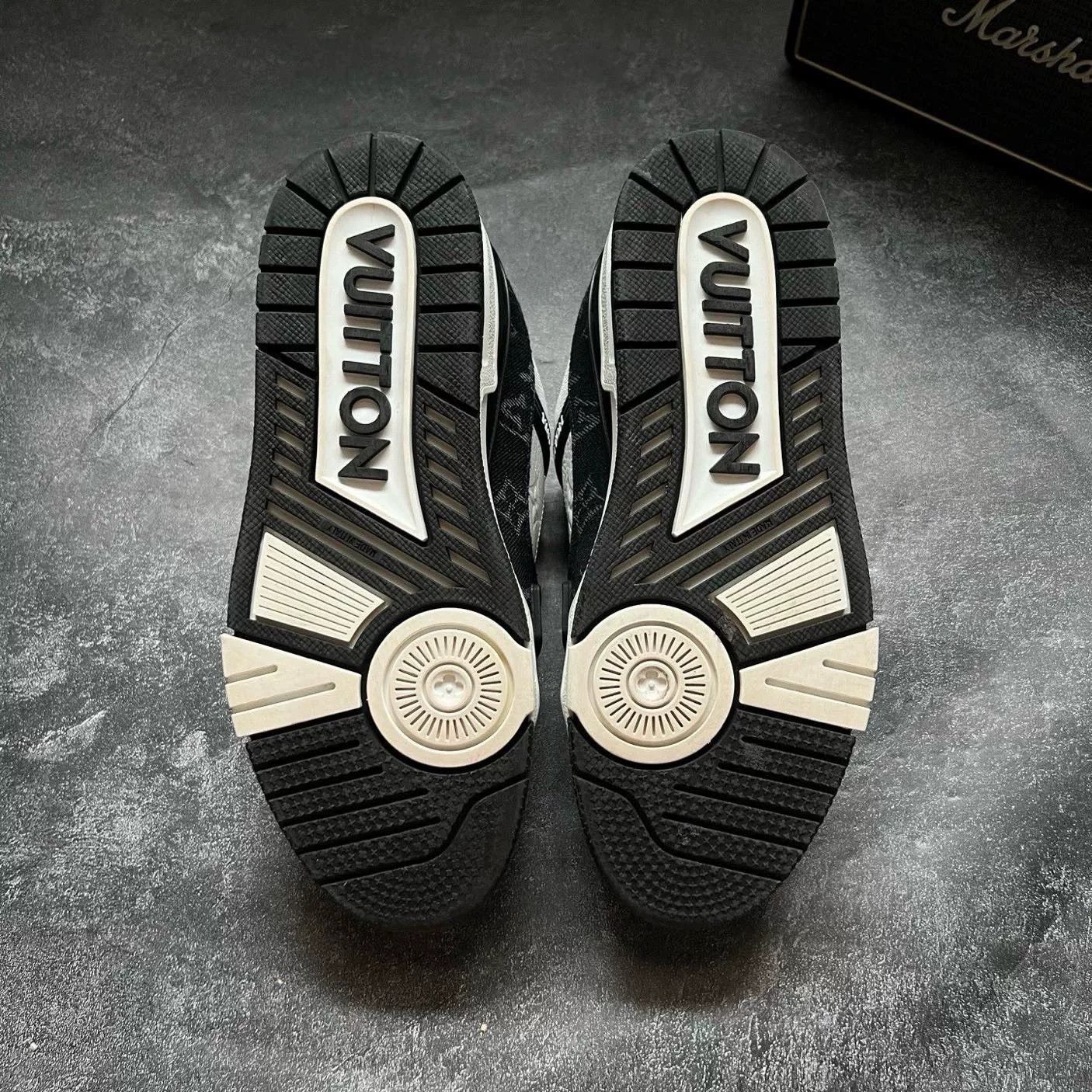 Louis Vuitton Louis Vuitton Training Black Lowtop Sneakers 39 Men Size US 6.5 / EU 39-40 - 7 Thumbnail