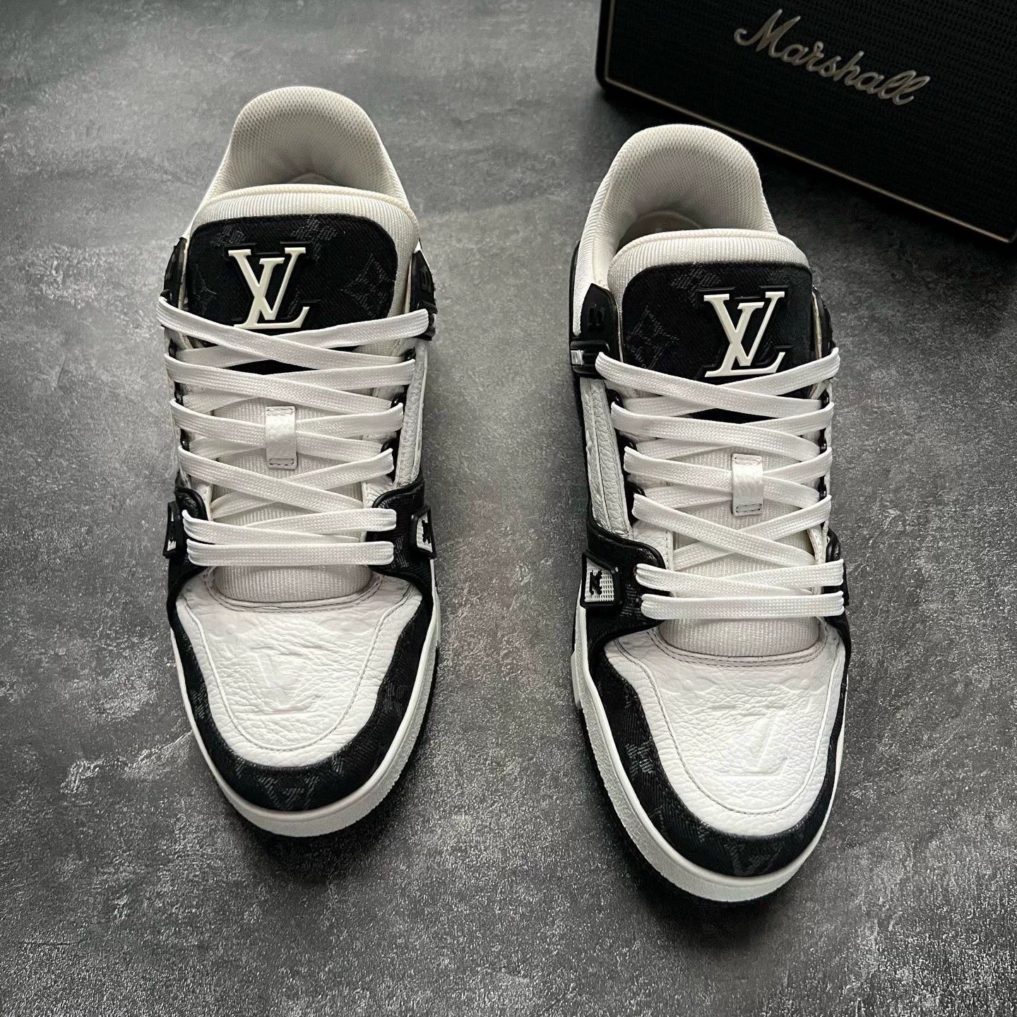Louis Vuitton Louis Vuitton Training Black Lowtop Sneakers 42 Men Size US 9 / EU 42 - 3 Thumbnail