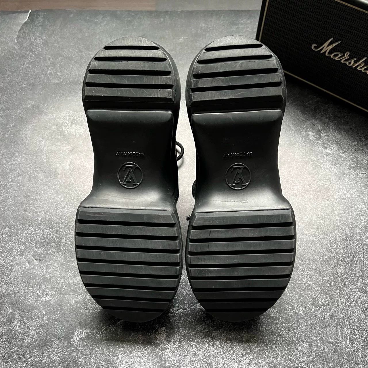 Louis Vuitton Louis Vuitton Black Lowtop Sneakers 35 Women Size US 5 / IT 35 - 7 Thumbnail