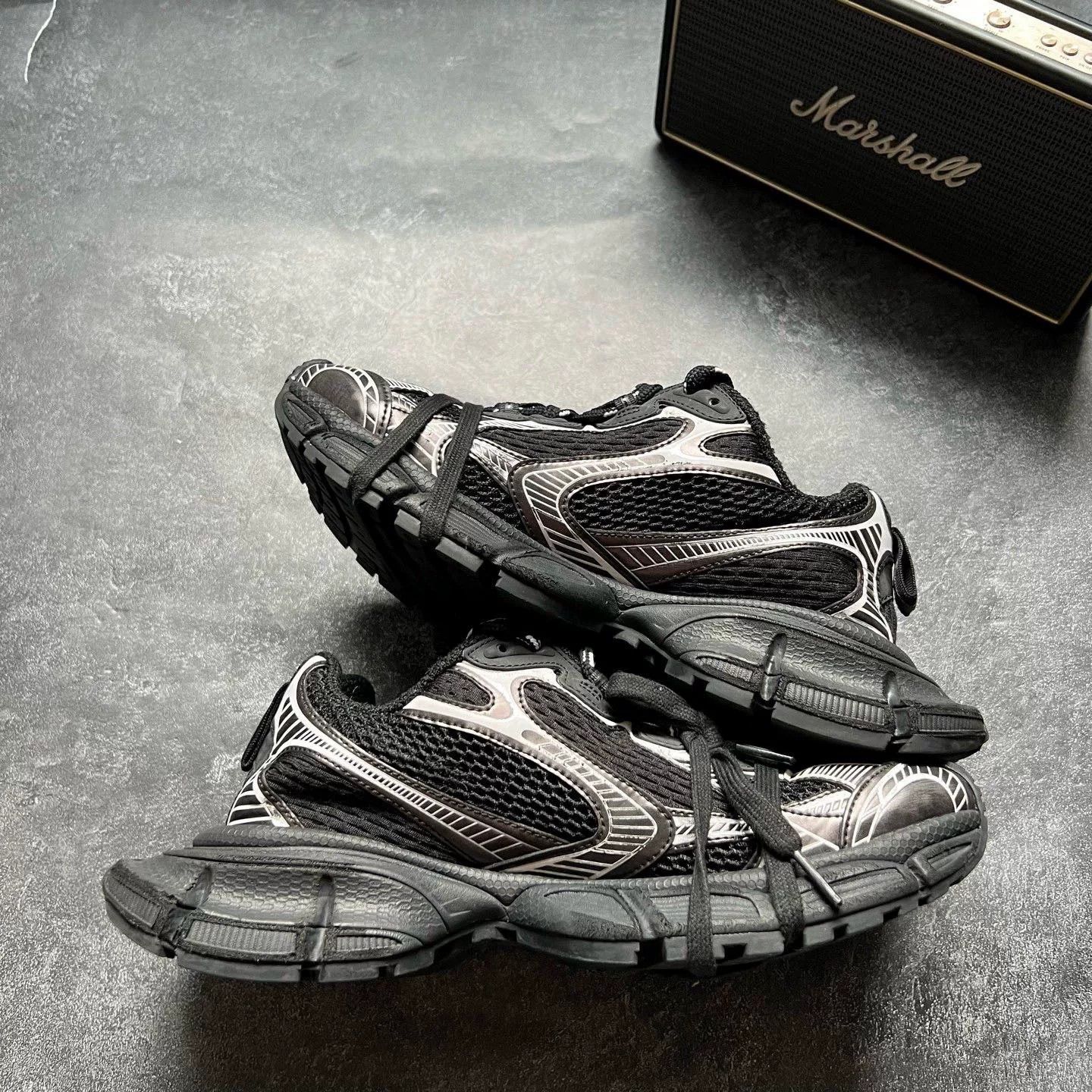 Balenciaga Balenciaga Silver Lowtop Sneakers XXXL Women Size US 8 / IT 38 - 2 Thumbnail