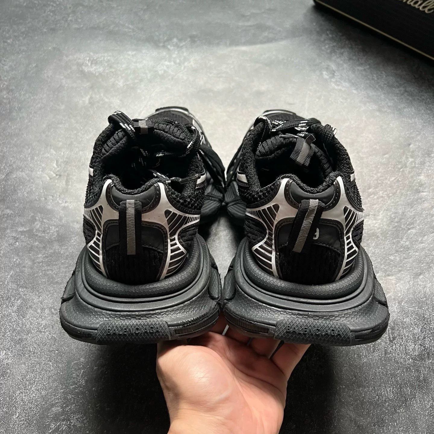 Balenciaga Balenciaga Silver Lowtop Sneakers XXXL Women Size US 8 / IT 38 - 6 Thumbnail