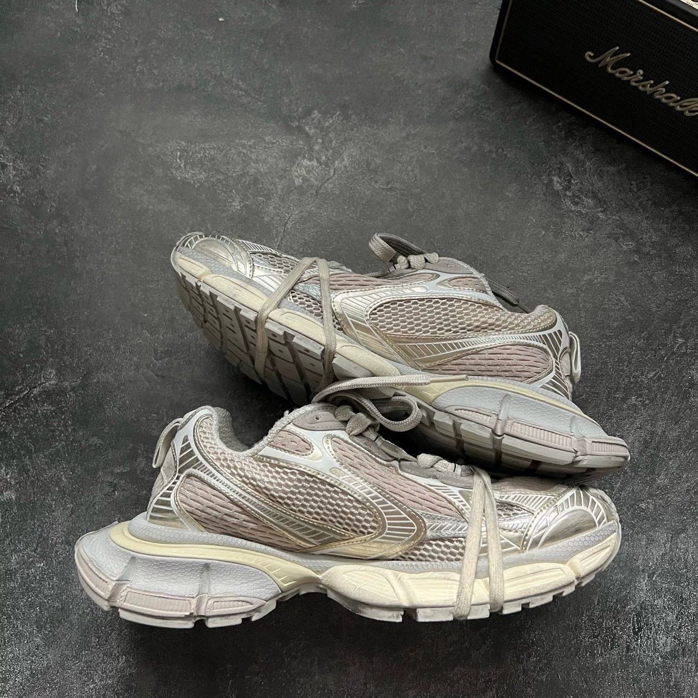 Balenciaga Balenciaga Beige Lowtop Sneakers XXXL Men Size US 10 / EU 43 - 2 Thumbnail