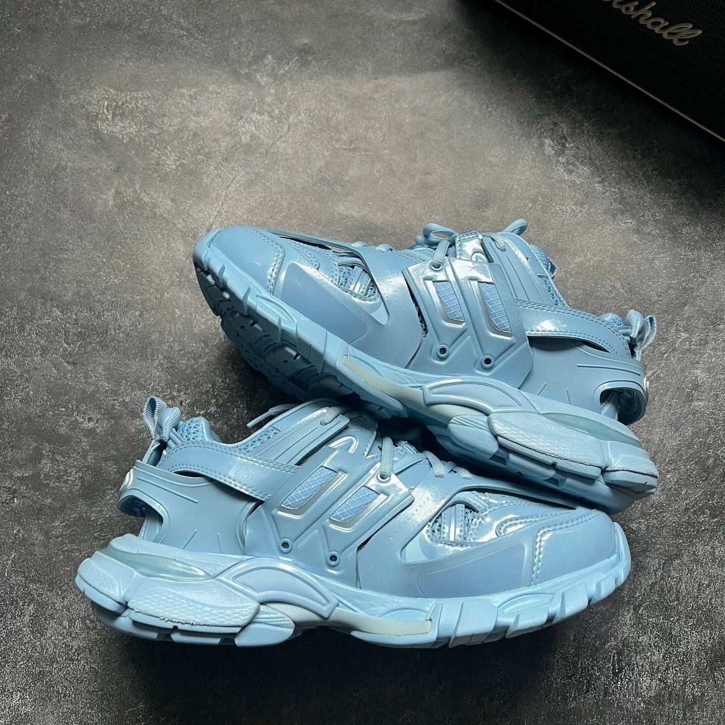 Balenciaga Balenciaga Patent Blue Lowtop Sneakers 38 Women Size US 7.5 / IT 37.5 - 2 Thumbnail