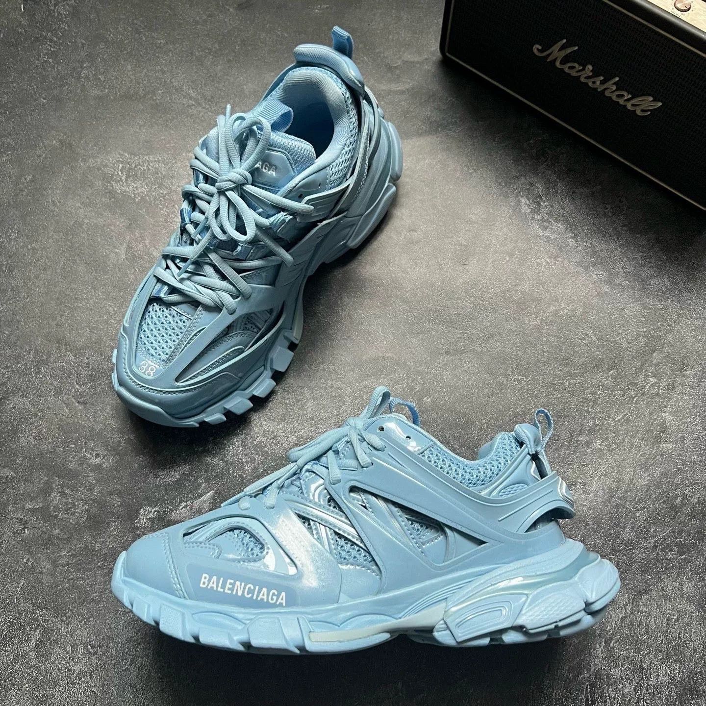 Balenciaga Balenciaga Patent Blue Lowtop Sneakers 38 Women Size US 7.5 / IT 37.5 - 3 Thumbnail
