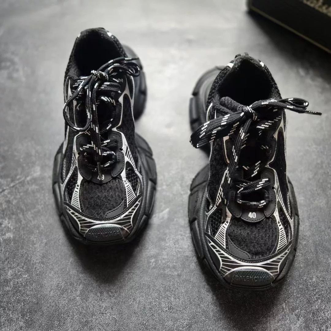 Balenciaga Balenciaga Silver Lowtop Sneakers XXXL Men Size US 10 / EU 43 - 3 Thumbnail