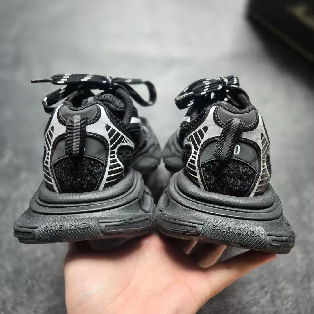 Balenciaga Balenciaga Silver Lowtop Sneakers XXXL Men Size US 10 / EU 43 - 6 Thumbnail