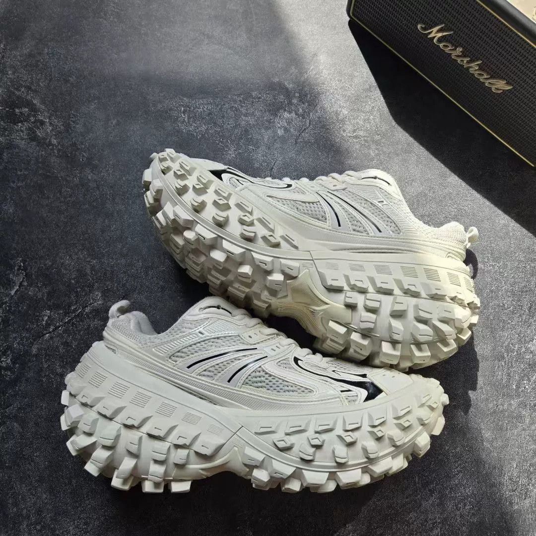 Balenciaga Balenciaga White Lowtop Sneakers 41 Men Size US 8.5 / EU 41-42 - 2 Thumbnail
