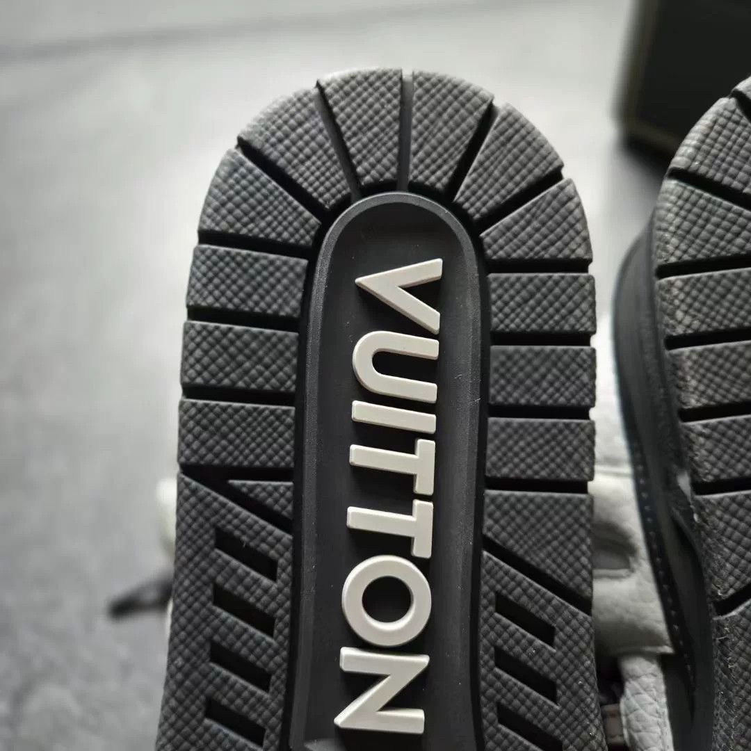 Louis Vuitton Louis Vuitton Skate Gray Lowtop Sneakers 39 Men Size US 6.5 / EU 39-40 - 8 Thumbnail