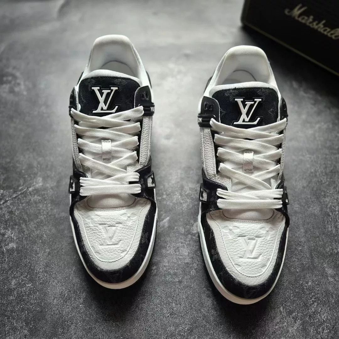 Louis Vuitton Louis Vuitton Training Black Lowtop Sneakers 10 Men Size US 10 / EU 43 - 3 Thumbnail